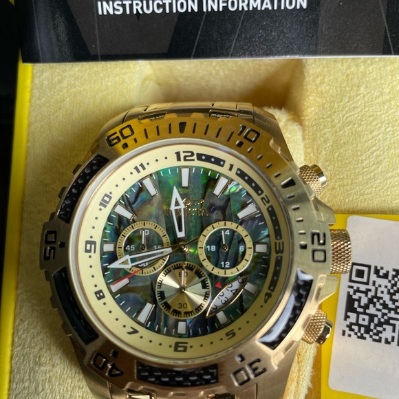 Invicta Men's Pro Diver 50mm Stainless Steel Quartz Watch, Silver (Model: 39115) Invicta Pro Diver Men 50mm Stainless Steel Gold Blue dial Chronograph  Quartz Watch